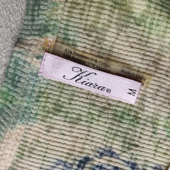 Kiara Green/White Shirt - Picture 5 of 7